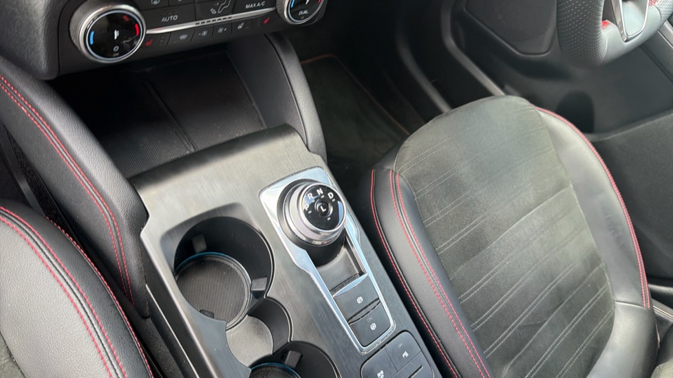 Ford Kuga 2.5 FHEV ST-Line X Edition 5dr CVT Hybrid Estate - Image 13