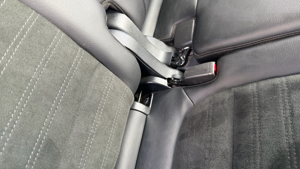 Ford Kuga 2.5 FHEV ST-Line X Edition 5dr CVT Hybrid Estate - Image 17