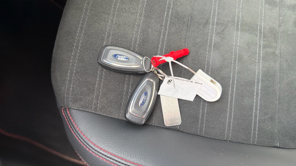 Ford Kuga 2.5 FHEV ST-Line X Edition 5dr CVT Hybrid Estate - Image 20