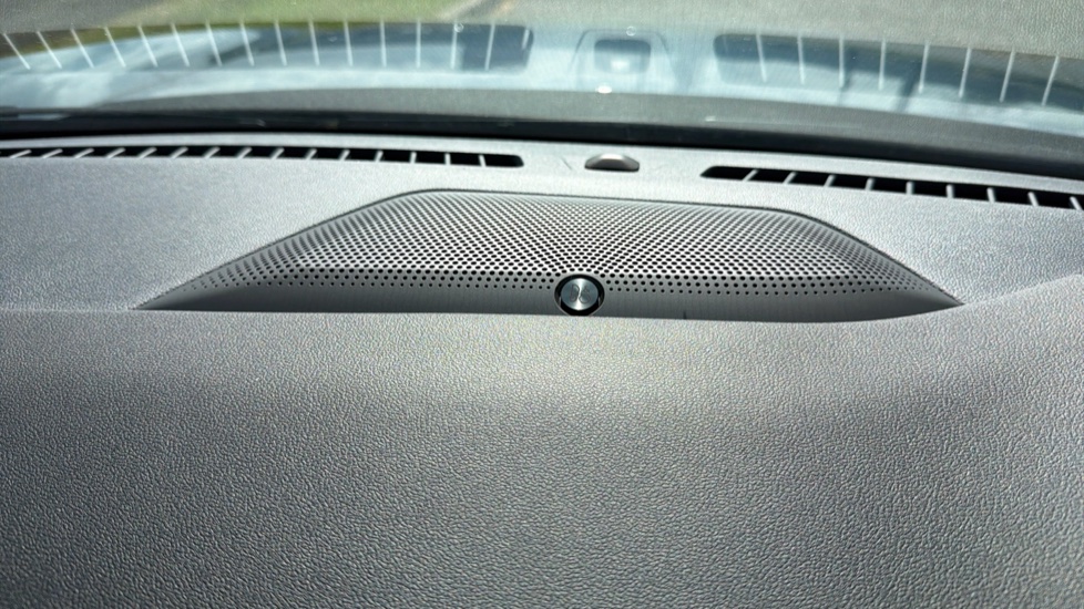 Ford Kuga 2.5 FHEV ST-Line X Edition 5dr CVT Hybrid Estate - Image 30