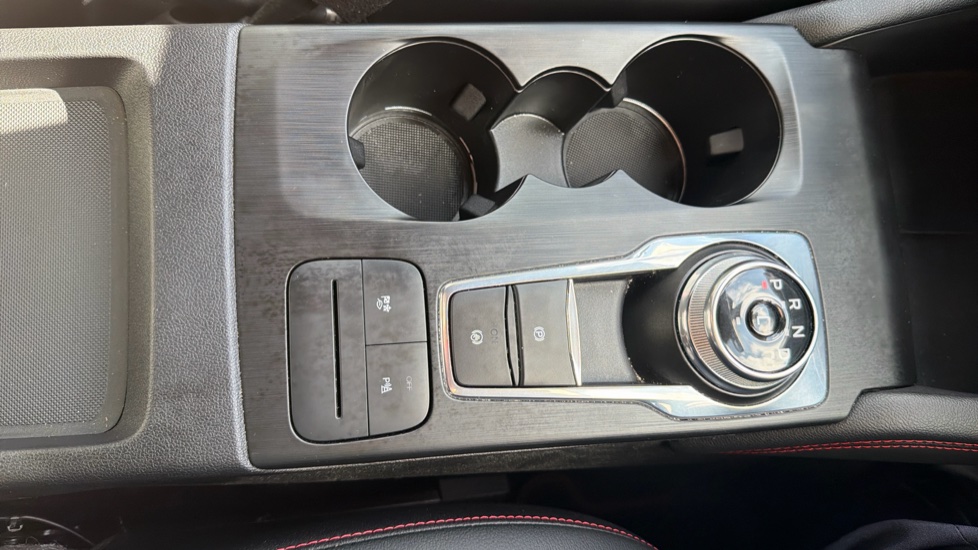 Ford Kuga 2.5 FHEV ST-Line X Edition 5dr CVT Hybrid Estate - Image 31