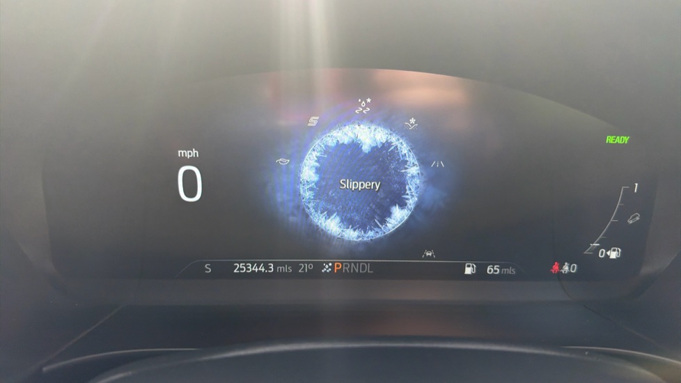 Ford Kuga 2.5 FHEV ST-Line X Edition 5dr CVT Hybrid Estate - Image 35