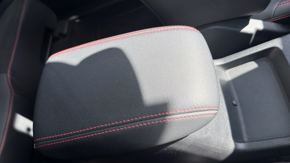 Ford Kuga 2.5 FHEV ST-Line X Edition 5dr CVT Hybrid Estate - Image 37