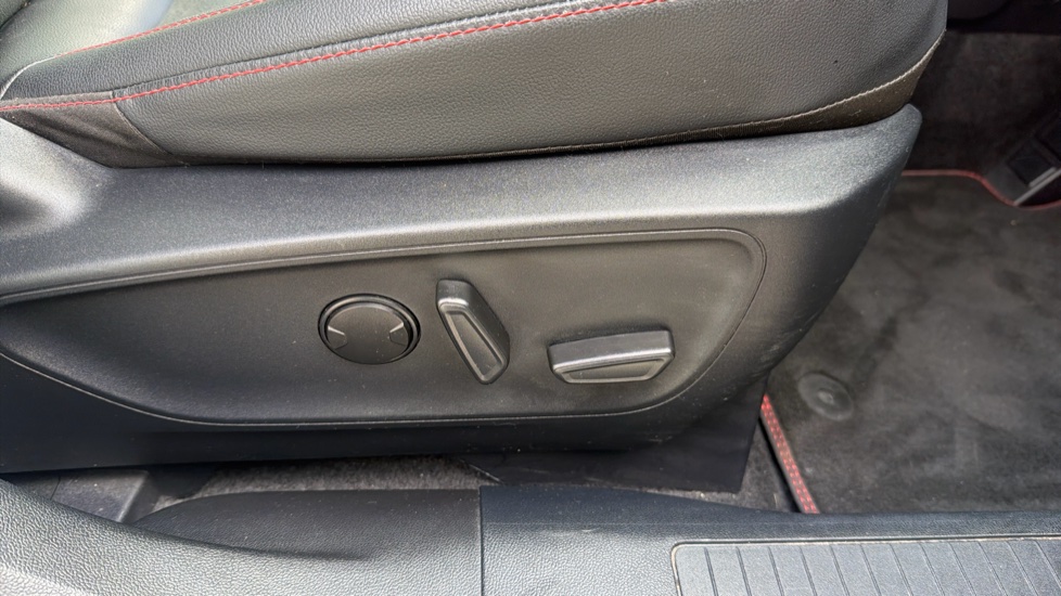 Ford Kuga 2.5 FHEV ST-Line X Edition 5dr CVT Hybrid Estate - Image 40