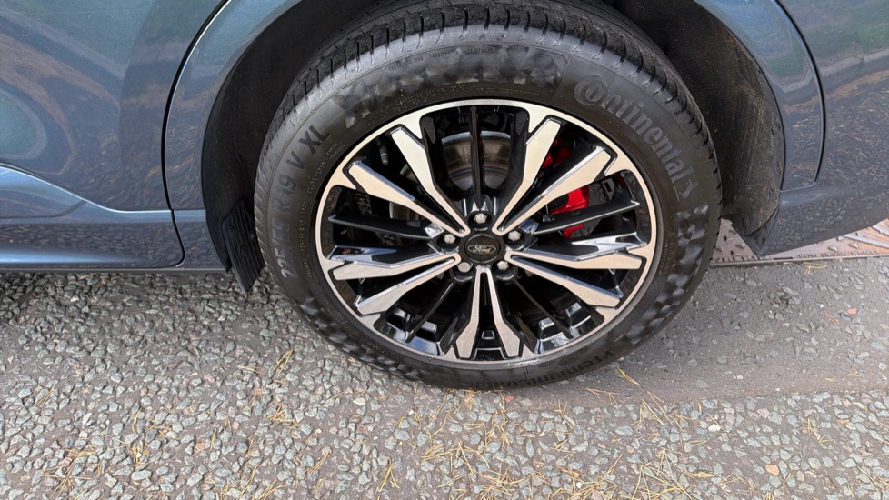 Ford Kuga 2.5 FHEV ST-Line X Edition 5dr CVT Hybrid Estate - Image 48