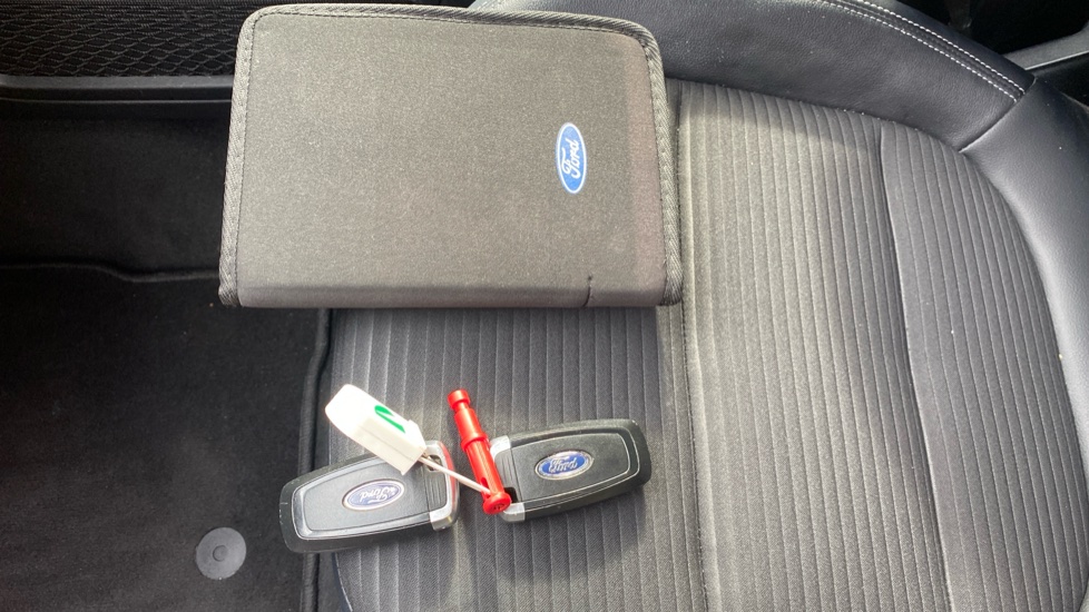 Ford Kuga 1.5 EcoBlue Titanium 5dr Diesel Estate - Image 19