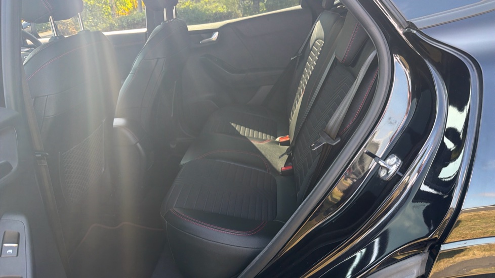 Ford Puma 1.0 EcoBoost Hybrid mHEV ST-Line X 5dr Petrol Hatchback - Image 16