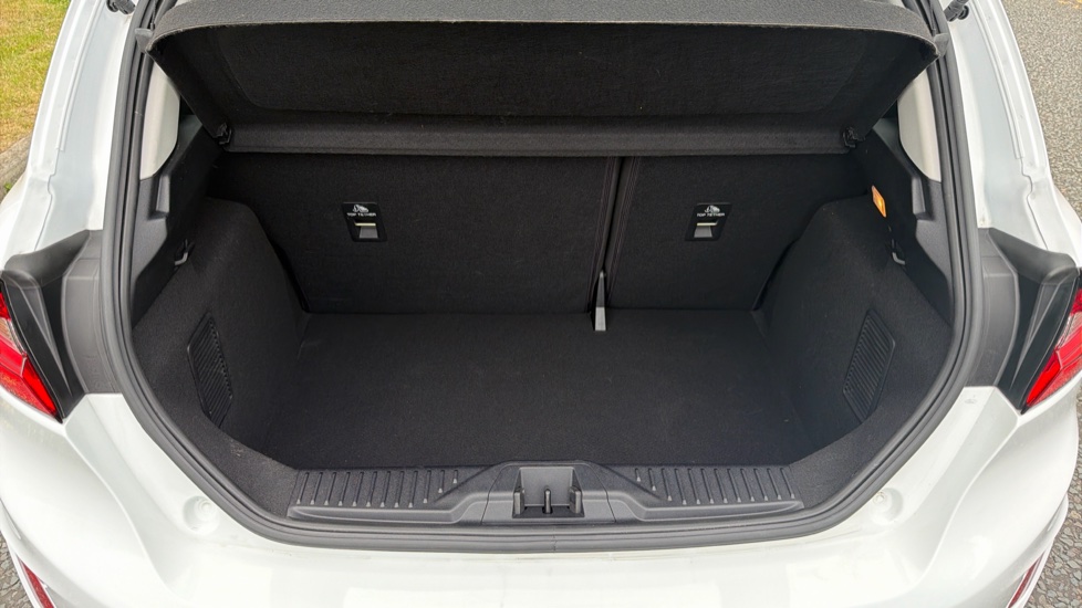 Ford Fiesta 1.1 Trend 5dr Petrol Hatchback - Image 4