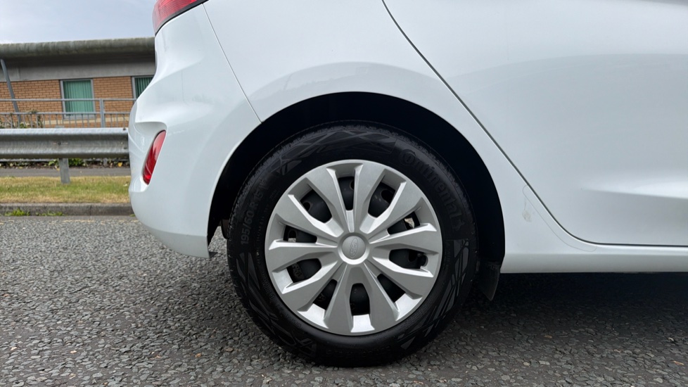 Ford Fiesta 1.1 Trend 5dr Petrol Hatchback - Image 7