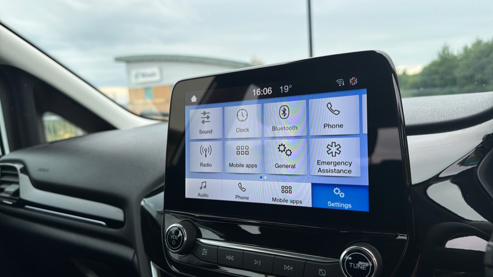 Ford Fiesta 1.1 Trend 5dr Petrol Hatchback - Image 27