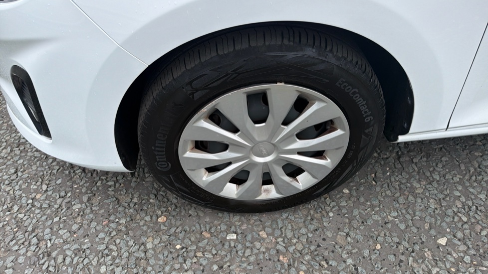 Ford Fiesta 1.1 Trend 5dr Petrol Hatchback - Image 41