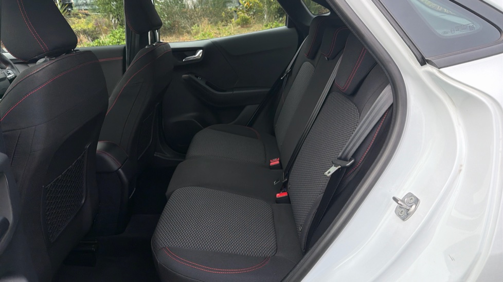 Ford Puma 1.0 EcoBoost Hybrid mHEV ST-Line 5dr Petrol Hatchback - Image 16