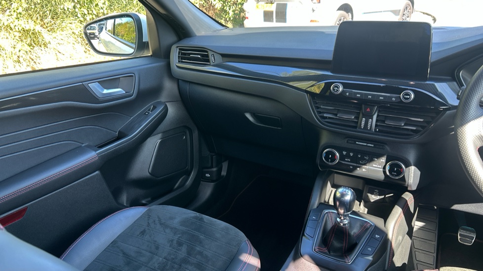 Ford Kuga 1.5 EcoBoost 150 ST-Line Edition 5dr Petrol Estate - Image 14
