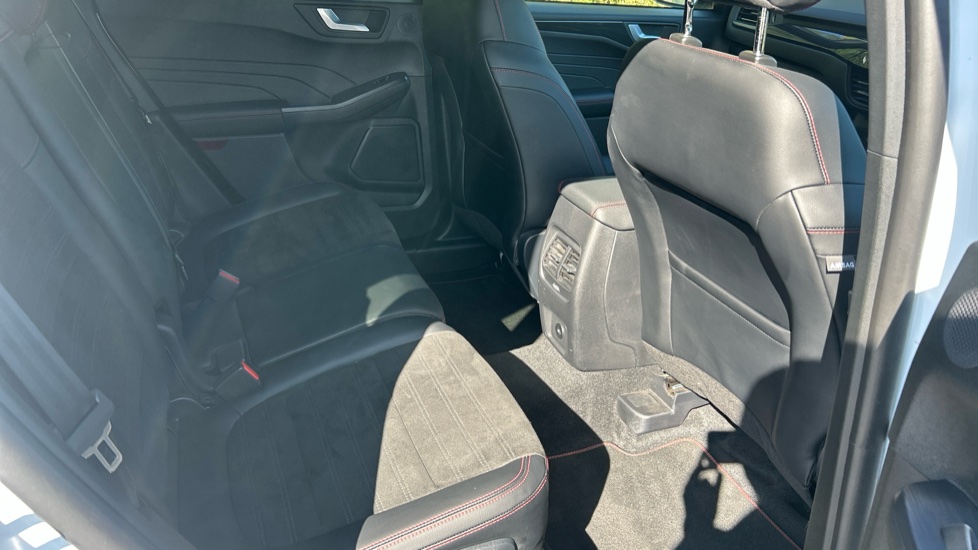 Ford Kuga 1.5 EcoBoost 150 ST-Line Edition 5dr Petrol Estate - Image 16