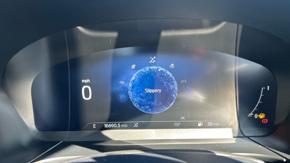 Ford Kuga 1.5 EcoBoost 150 ST-Line Edition 5dr Petrol Estate - Image 45