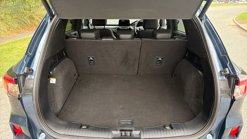 Ford Kuga 2.5 FHEV Vignale 5dr CVT Hybrid Estate - Image 4