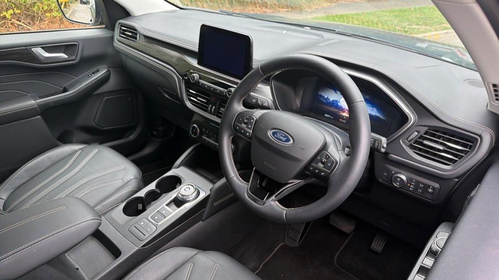 Ford Kuga 2.5 FHEV Vignale 5dr CVT Hybrid Estate - Image 11