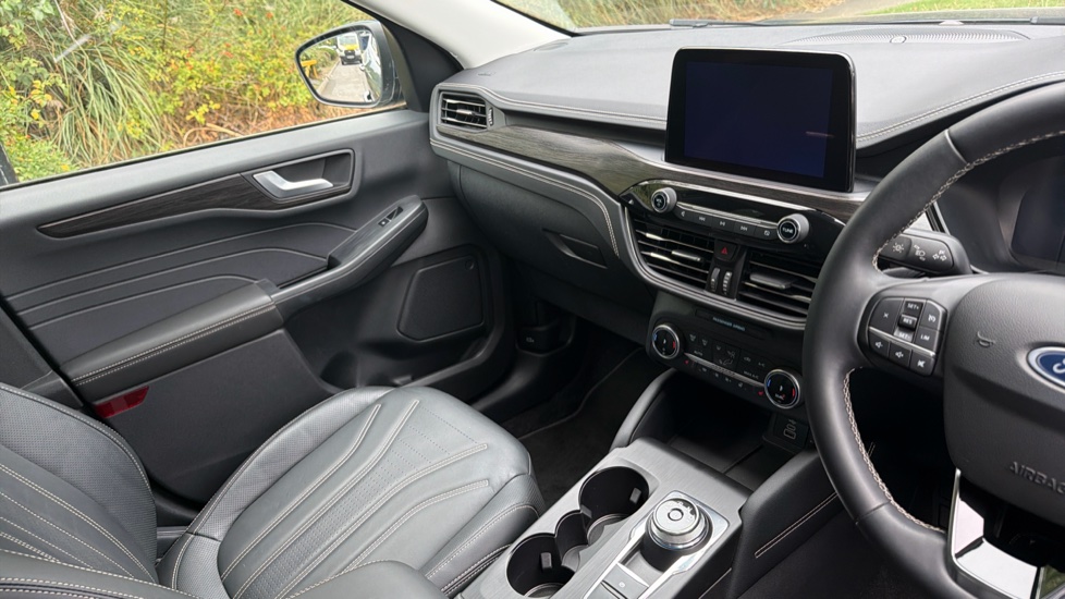 Ford Kuga 2.5 FHEV Vignale 5dr CVT Hybrid Estate - Image 14