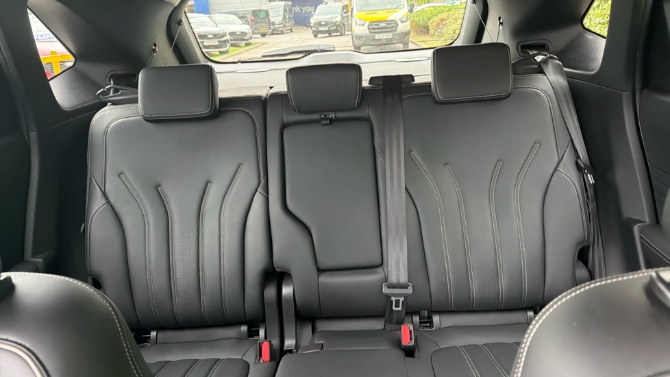 Ford Kuga 2.5 FHEV Vignale 5dr CVT Hybrid Estate - Image 15