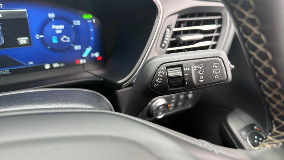 Ford Kuga 2.5 FHEV Vignale 5dr CVT Hybrid Estate - Image 24