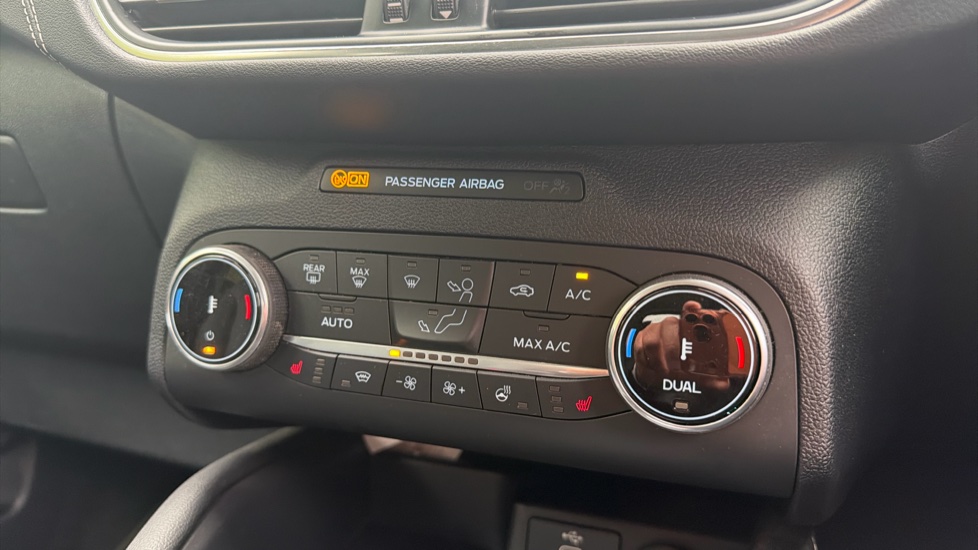 Ford Kuga 2.5 FHEV Vignale 5dr CVT Hybrid Estate - Image 31