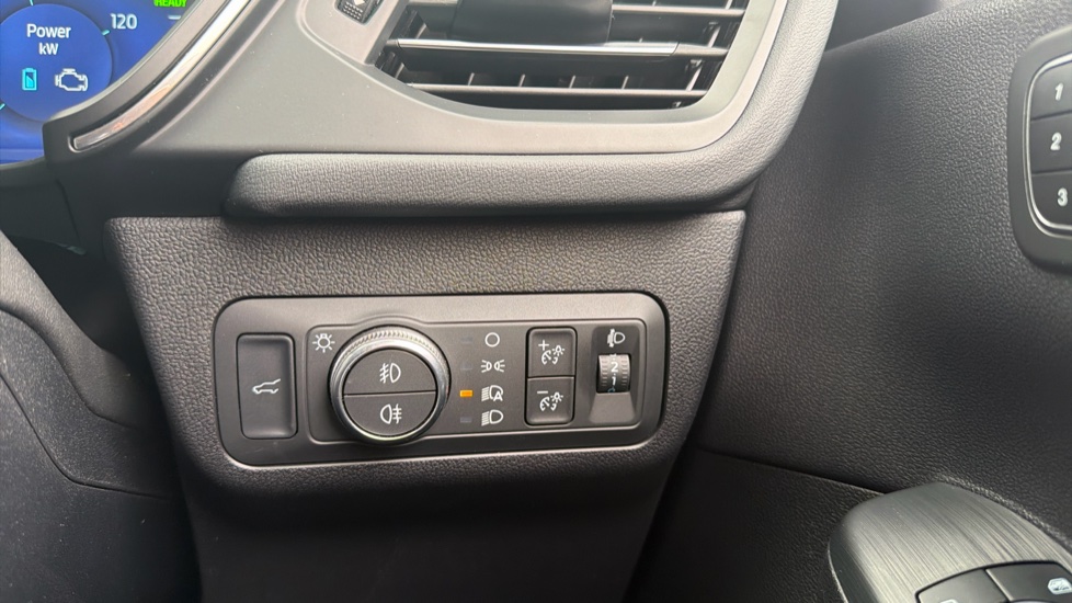 Ford Kuga 2.5 FHEV Vignale 5dr CVT Hybrid Estate - Image 33
