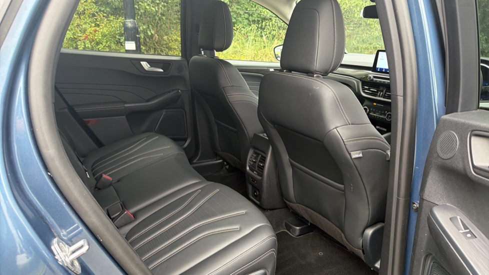 Ford Kuga 2.5 FHEV Vignale 5dr CVT Hybrid Estate - Image 48