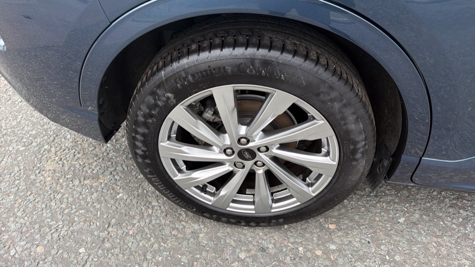 Ford Kuga 2.5 FHEV Vignale 5dr CVT Hybrid Estate - Image 61