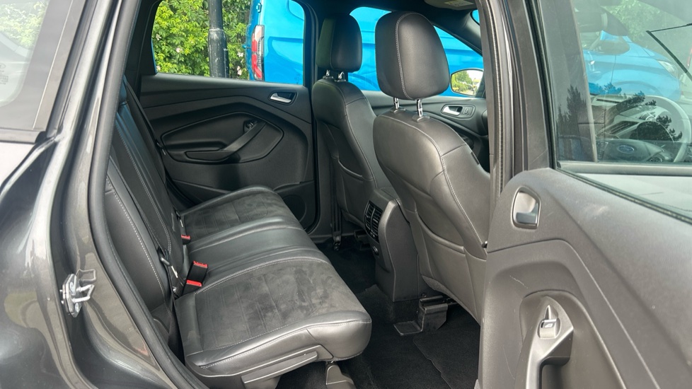 Ford Kuga 2.0 TDCi ST-Line 5dr 2WD Diesel Estate - Image 16