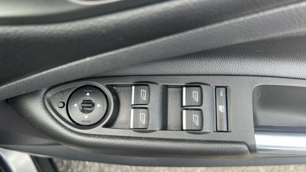 Ford Kuga 2.0 TDCi Titanium Edition 5dr 2WD Diesel Estate - Image 21
