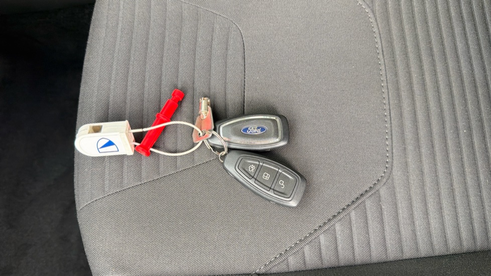 Ford Focus 1.5 TDCi 120 Titanium 5dr Diesel Hatchback - Image 19
