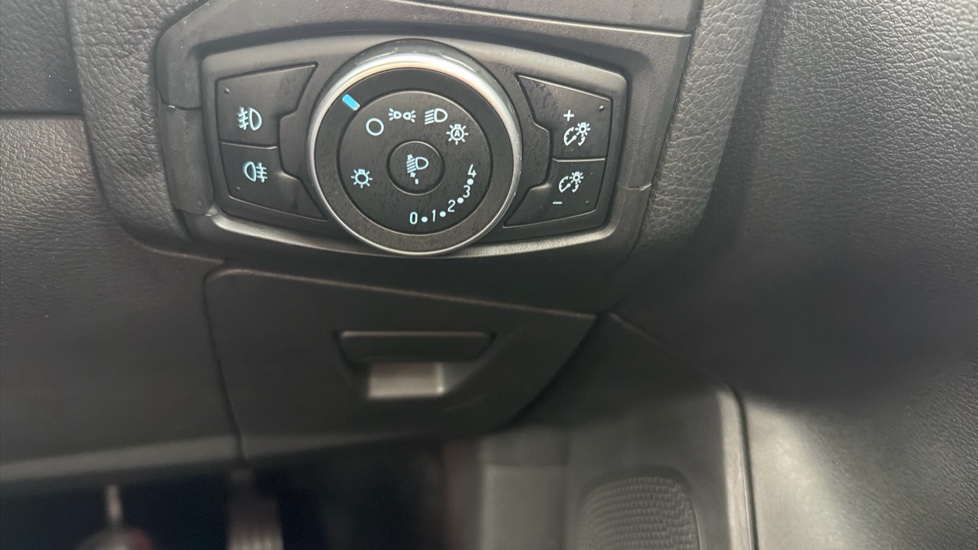 Ford Focus 1.5 TDCi 120 Titanium 5dr Diesel Hatchback - Image 23