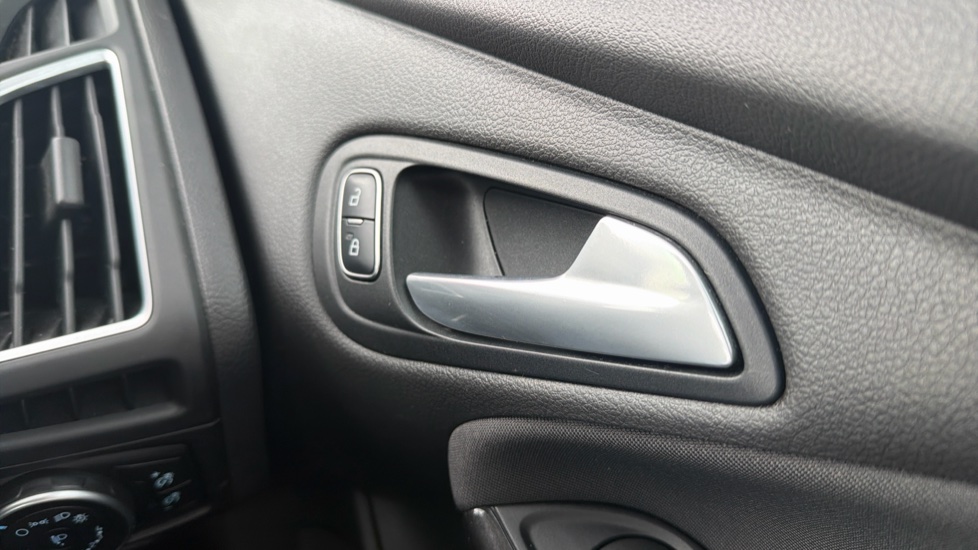 Ford Focus 1.5 TDCi 120 Titanium 5dr Diesel Hatchback - Image 24