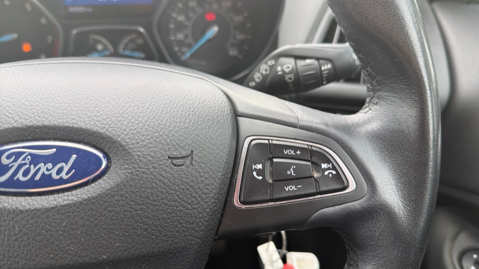 Ford C-MAX 1.0 EcoBoost Zetec 5dr Petrol Estate - Image 22