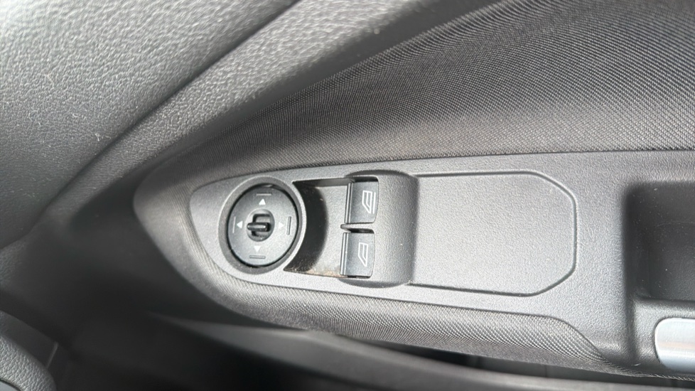 Ford C-MAX 1.0 EcoBoost Zetec 5dr Petrol Estate - Image 25