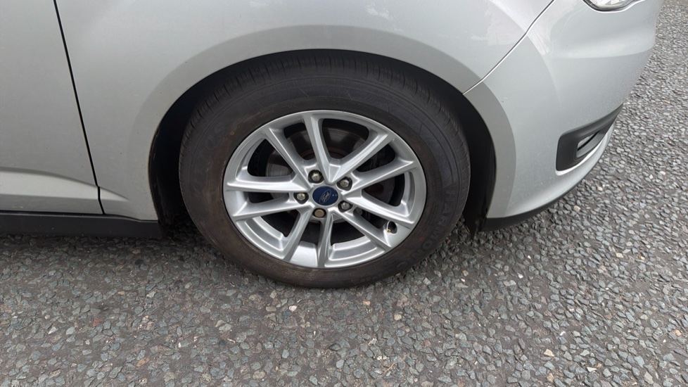 Ford C-MAX 1.0 EcoBoost Zetec 5dr Petrol Estate - Image 28