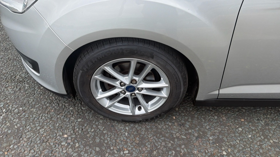 Ford C-MAX 1.0 EcoBoost Zetec 5dr Petrol Estate - Image 32
