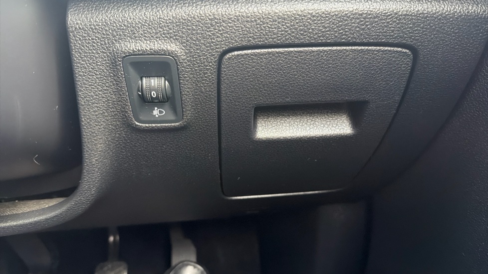MG HS 1.5 T-GDI Excite 5dr Petrol Hatchback - Image 23