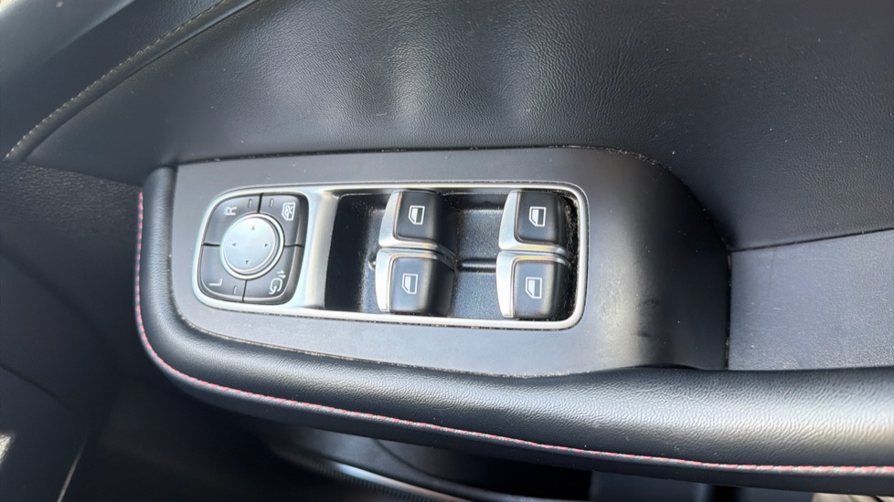 MG HS 1.5 T-GDI Excite 5dr Petrol Hatchback - Image 24