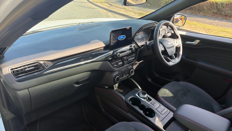 Ford Kuga 2.5 FHEV ST-Line X Edition 5dr CVT Hybrid Estate - Image 9
