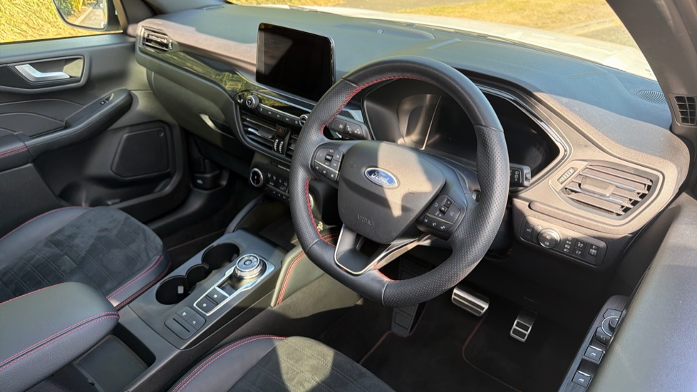 Ford Kuga 2.5 FHEV ST-Line X Edition 5dr CVT Hybrid Estate - Image 11
