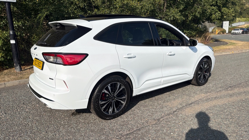 Ford Kuga 2.5 FHEV ST-Line X Edition 5dr CVT Hybrid Estate - Image 29