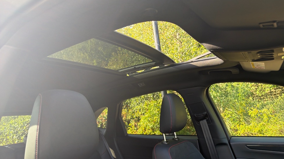 Ford Kuga 2.5 FHEV ST-Line X Edition 5dr CVT Hybrid Estate - Image 30