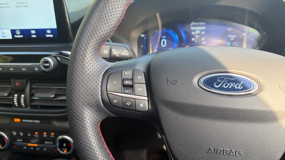 Ford Kuga 2.5 FHEV ST-Line X Edition 5dr CVT Hybrid Estate - Image 33