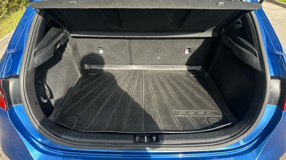 Kia Ceed 1.4T GDi ISG Blue Edition 5dr Petrol Hatchback - Image 4