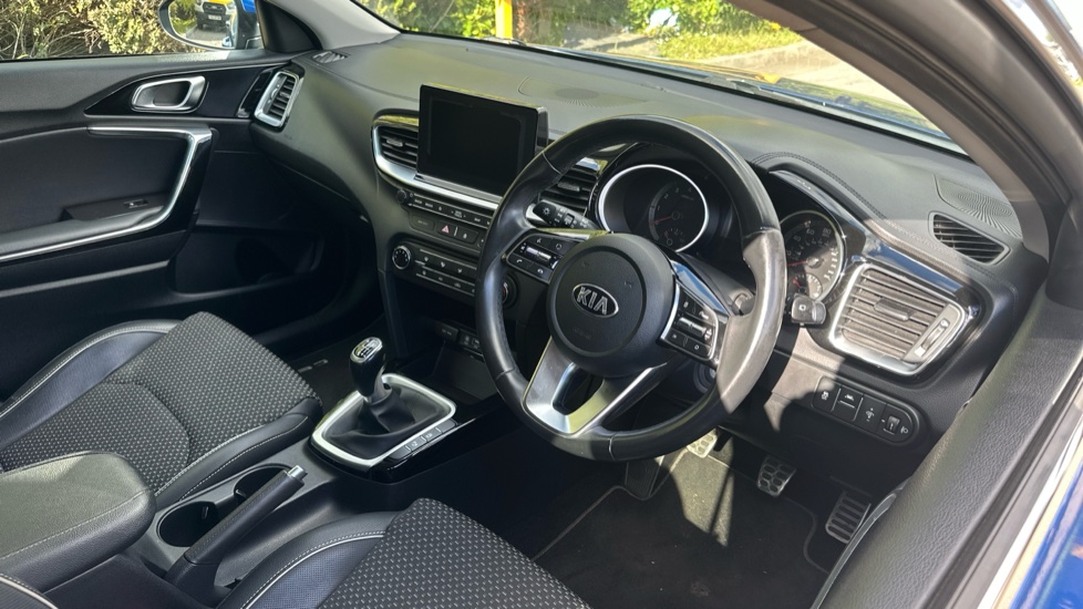 Kia Ceed 1.4T GDi ISG Blue Edition 5dr Petrol Hatchback - Image 11
