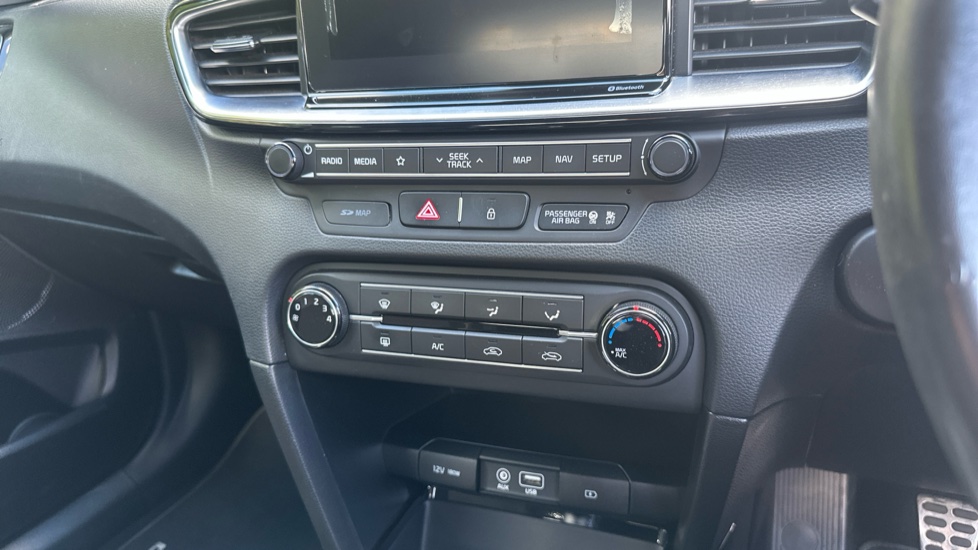 Kia Ceed 1.4T GDi ISG Blue Edition 5dr Petrol Hatchback - Image 27