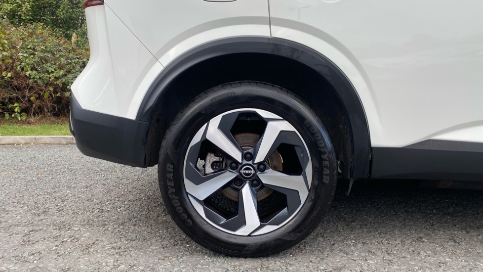 Nissan Qashqai 1.5 E-Power Acenta Premium 5dr Auto Hybrid Hatchback - Image 7