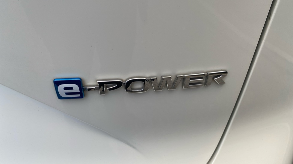 Nissan Qashqai 1.5 E-Power Acenta Premium 5dr Auto Hybrid Hatchback - Image 21
