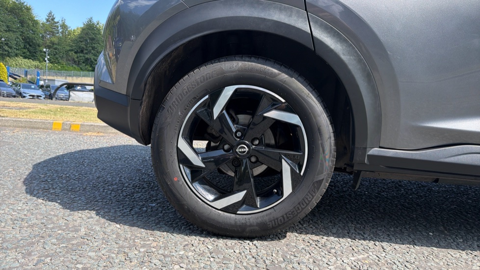 Nissan Juke 1.0 DiG-T 114 N-Connecta 5dr Petrol Hatchback - Image 7